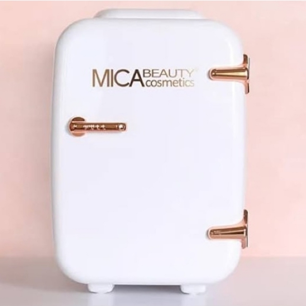 Mica Beauty cosmetics mini skincare fridge new in box (white)